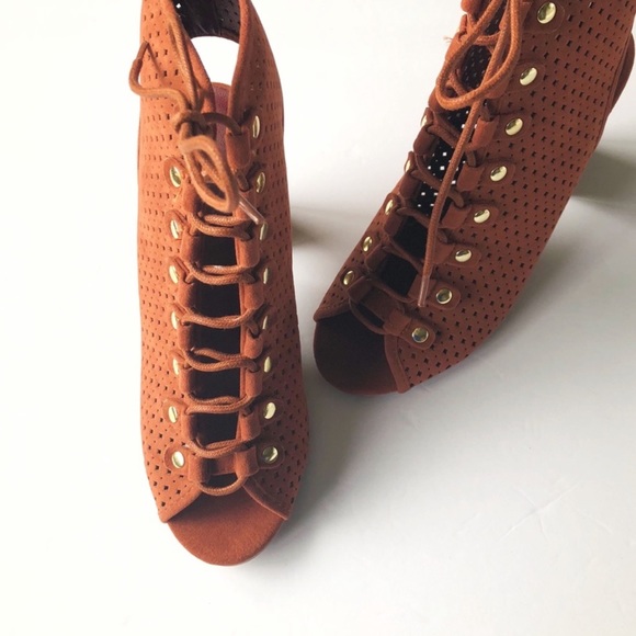 Amber lazer cut lace up peep toe booties - Picture 4 of 5
